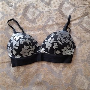 Victoria Secret bra size 34/C, Never Worn